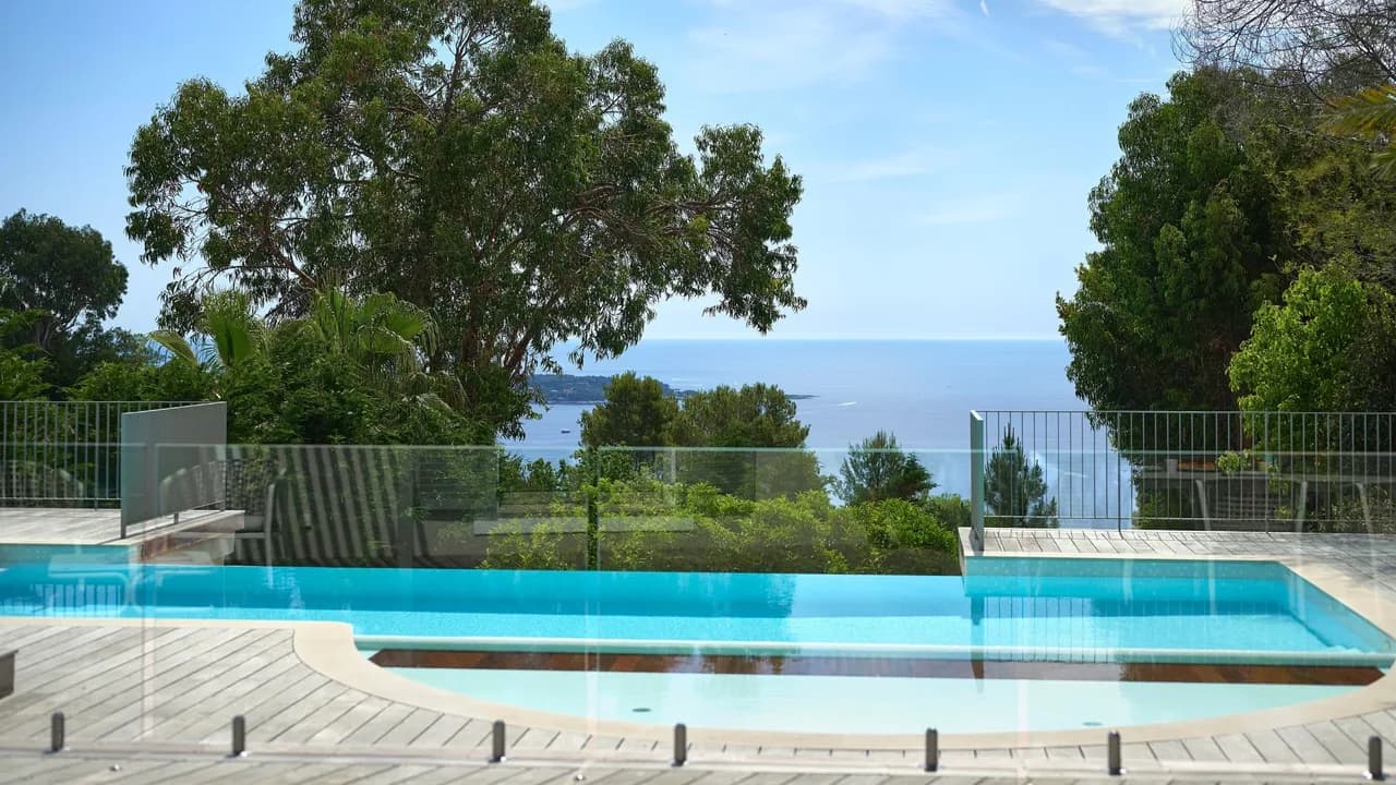 Sophisticated Villa With Spacious Layout photo 4
