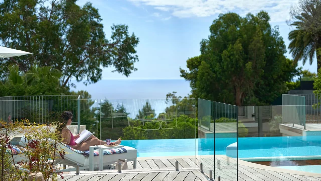 Sophisticated Villa With Spacious Layout photo 5