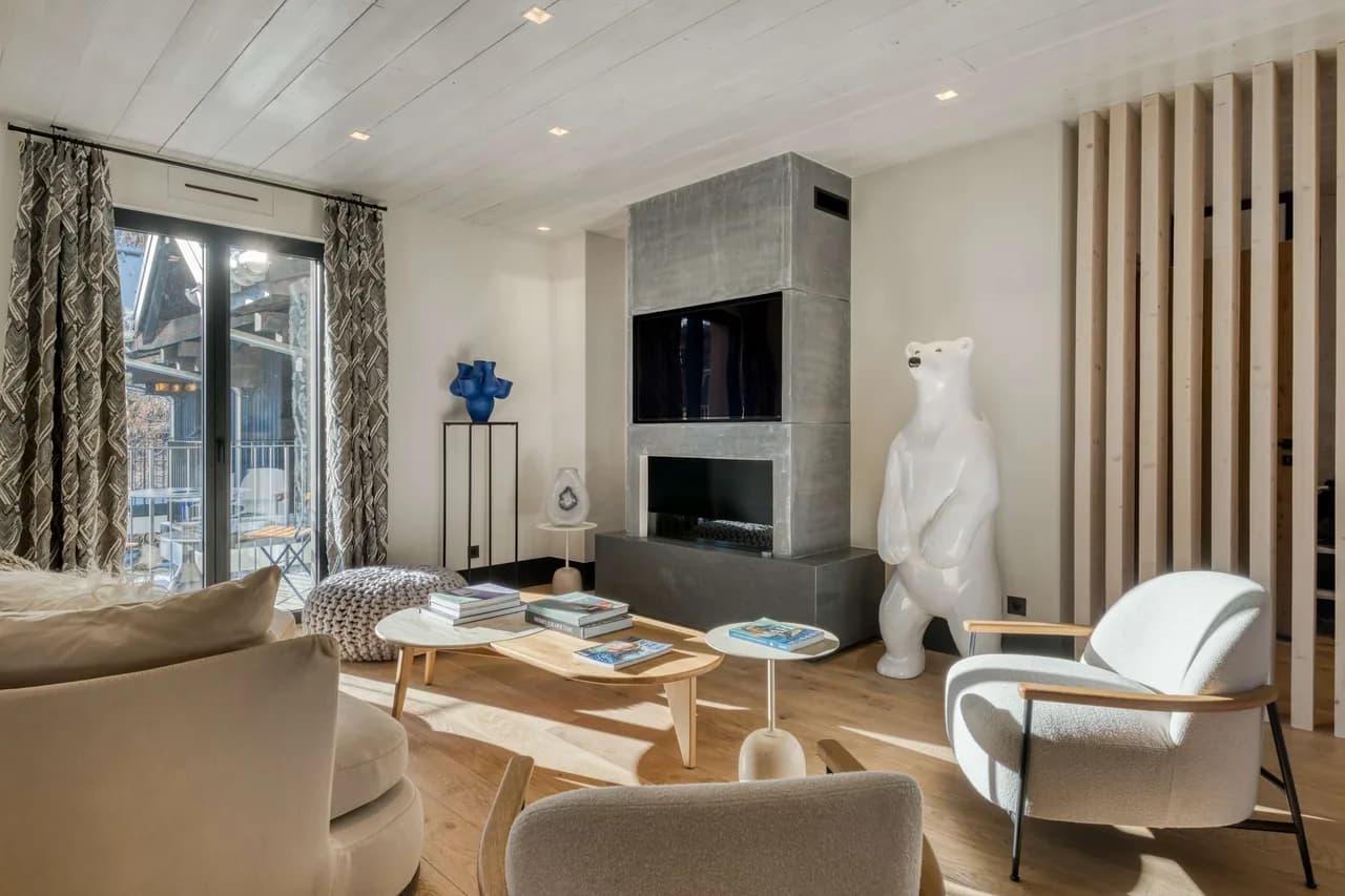 Stylish Ski Retreat Steps From Village photo 4