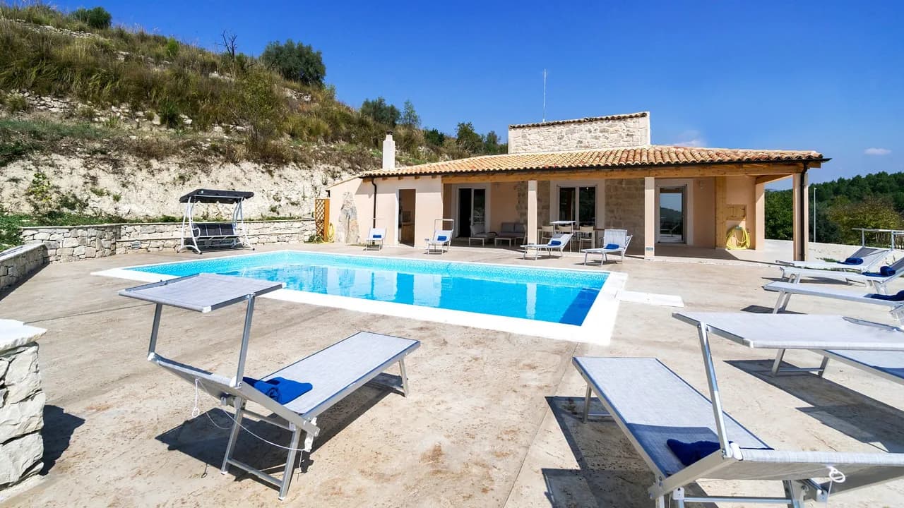 Whimsical Sicilian Villa With Garden photo 4
