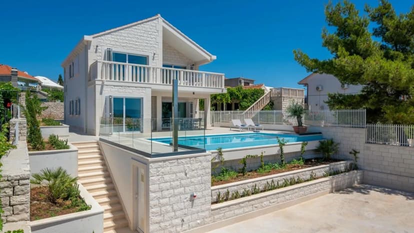 Private Haven With Mediterranean Charm