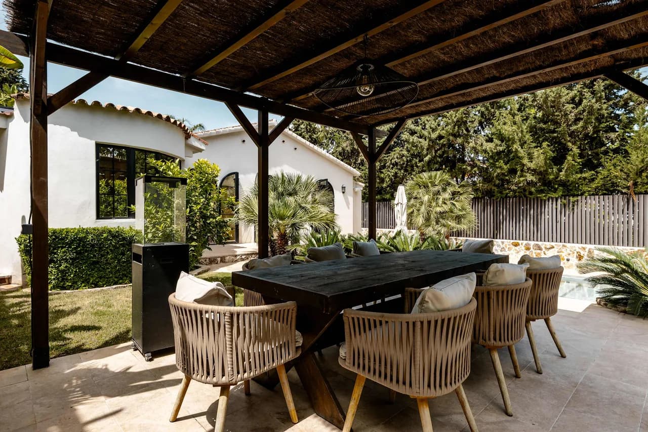 Contemporary Three-Bedroom Villa in Marbella photo 3