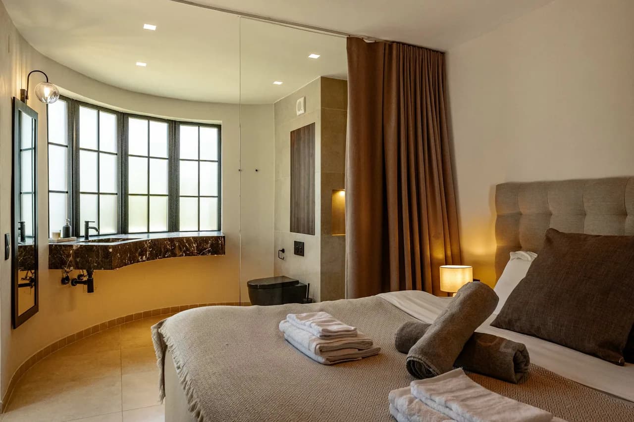 Contemporary Three-Bedroom Villa in Marbella photo 4