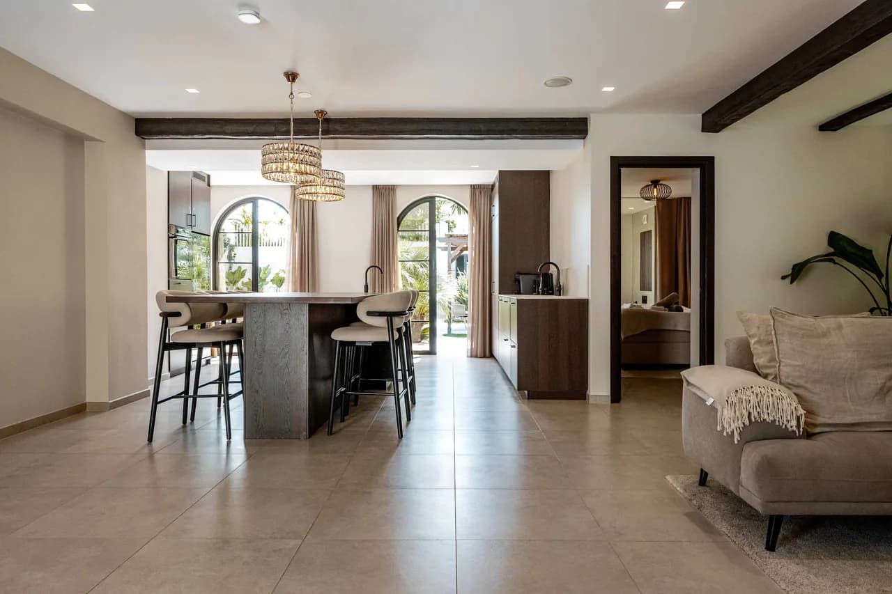 Contemporary Three-Bedroom Villa in Marbella photo 5