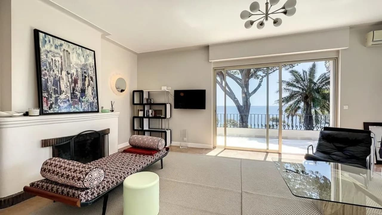 Elegant Retreat Overlooking the Mediterranean photo 2