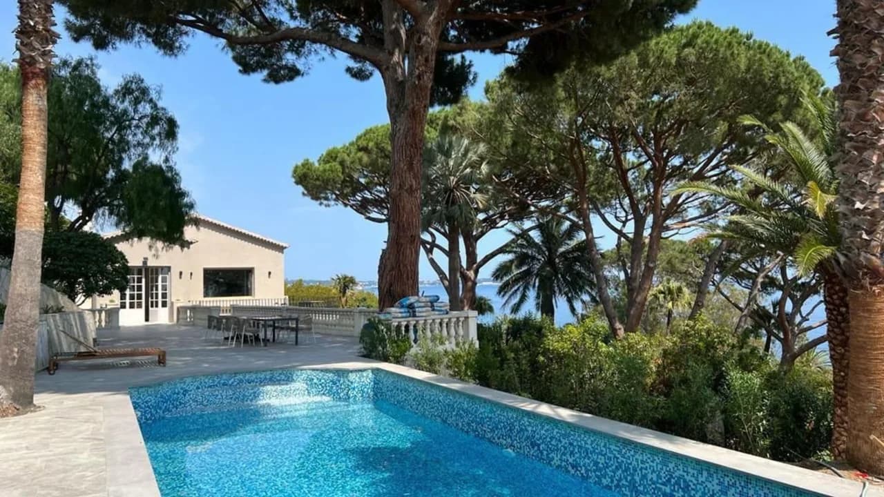 Elegant Retreat Overlooking the Mediterranean photo 5