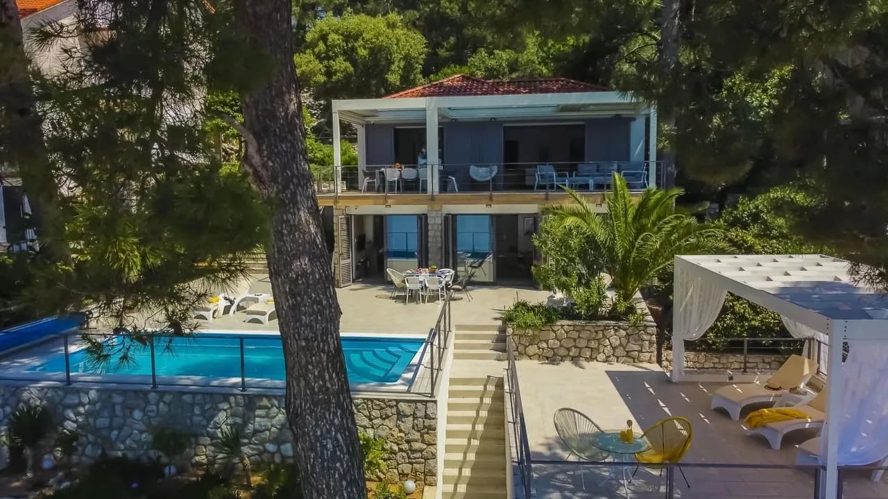 Luxury Haven for Relaxation Seekers photo 5