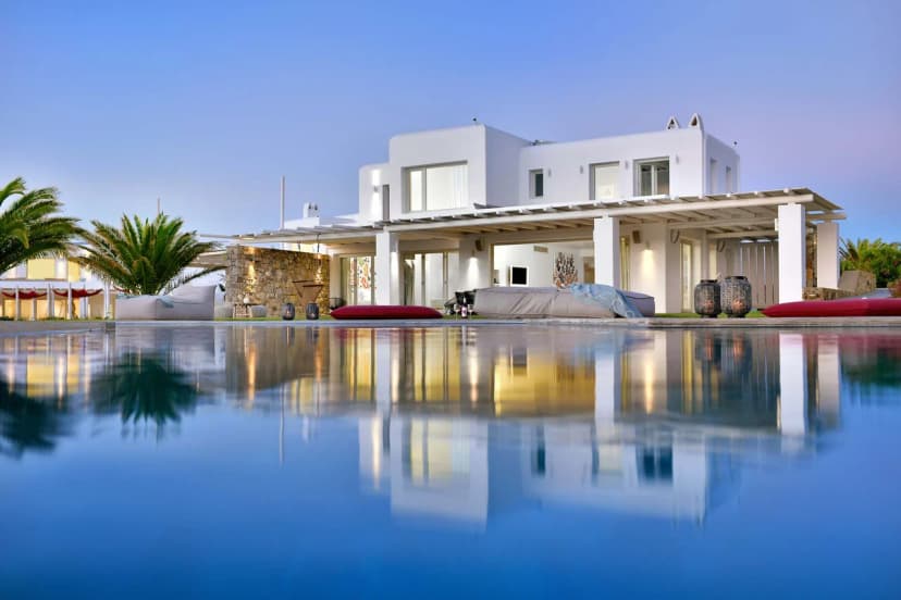 Lavish Mykonos Resort With Infinity Pools