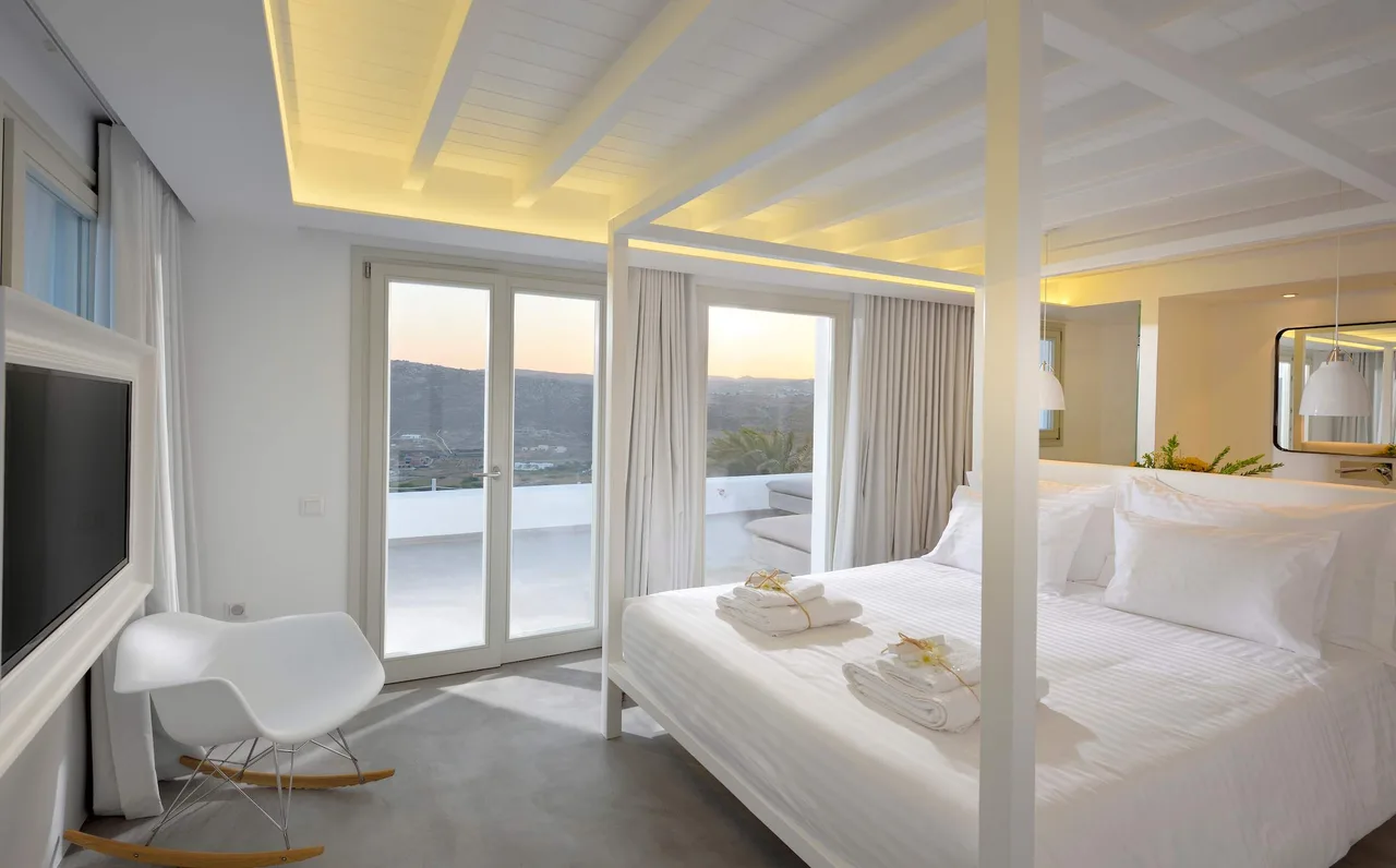 Lavish Mykonos Resort With Infinity Pools photo 3