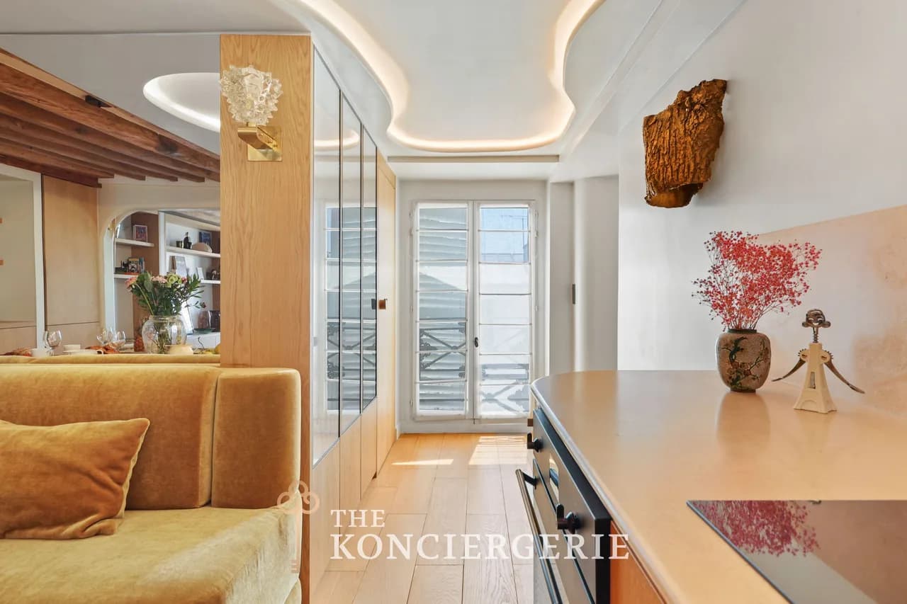 Air-Conditioned Two Bedroom Apartment in Paris