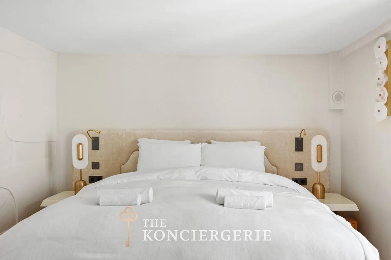 Air-Conditioned Two Bedroom Apartment in Paris photo 3