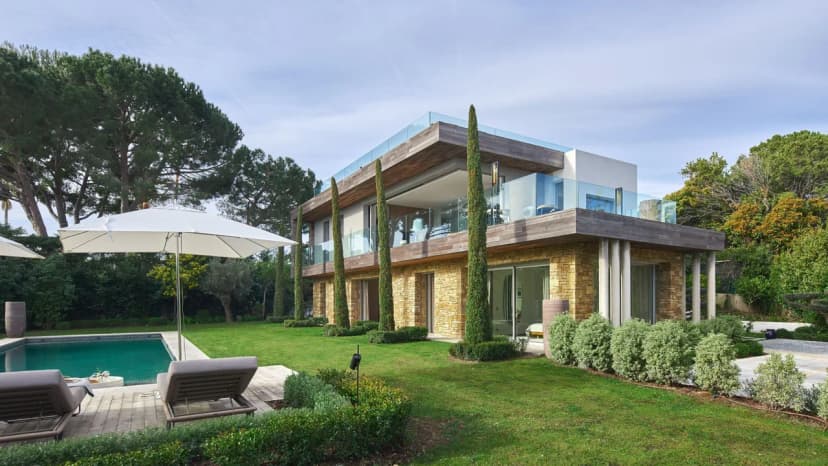 Prestigious Getaway Near Antibes Beaches