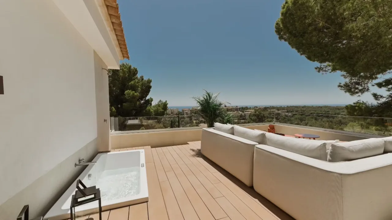 Relaxing Villa With Jacuzzi and Views photo 4