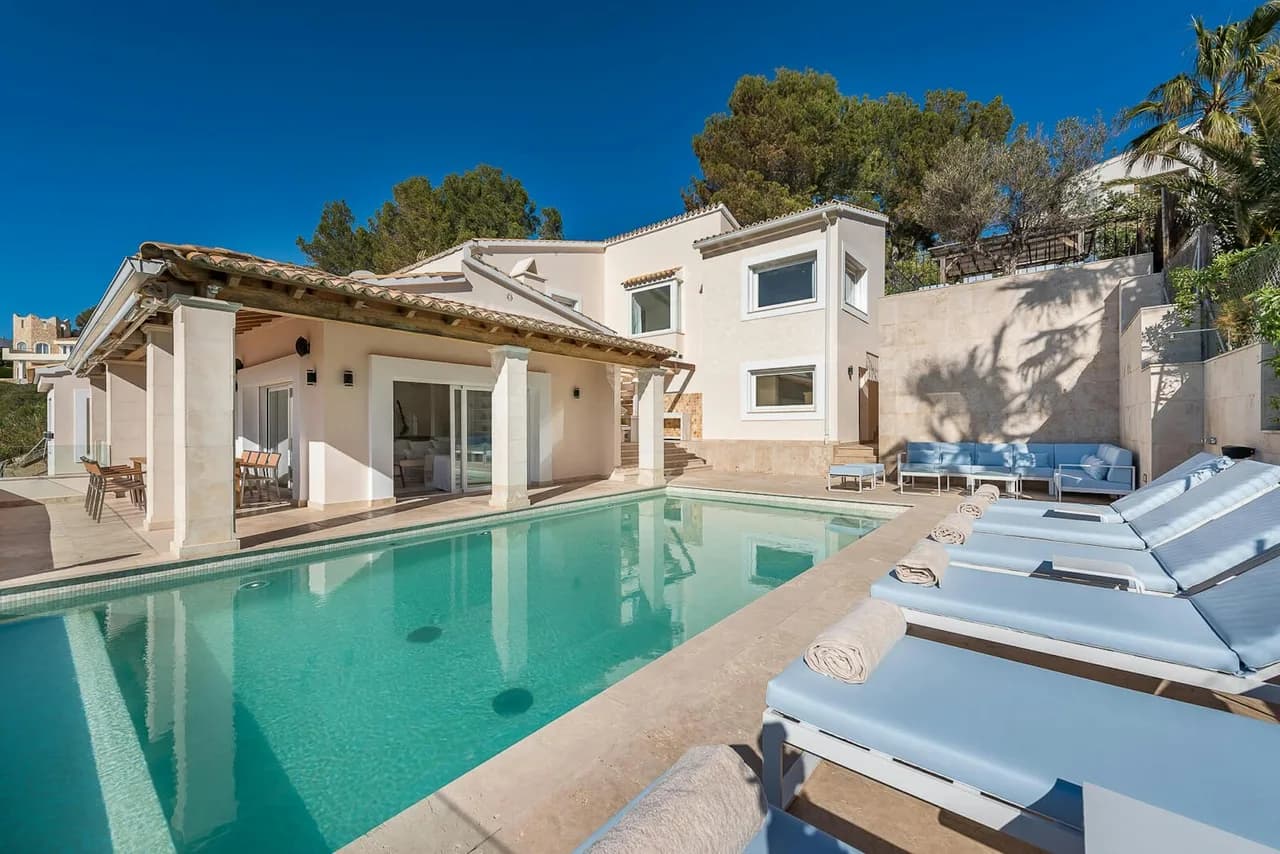 Luxurious Villa With Heated Infinity Pool