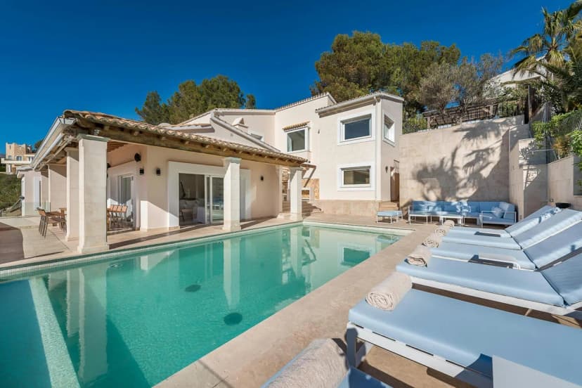 Luxurious Villa With Heated Infinity Pool