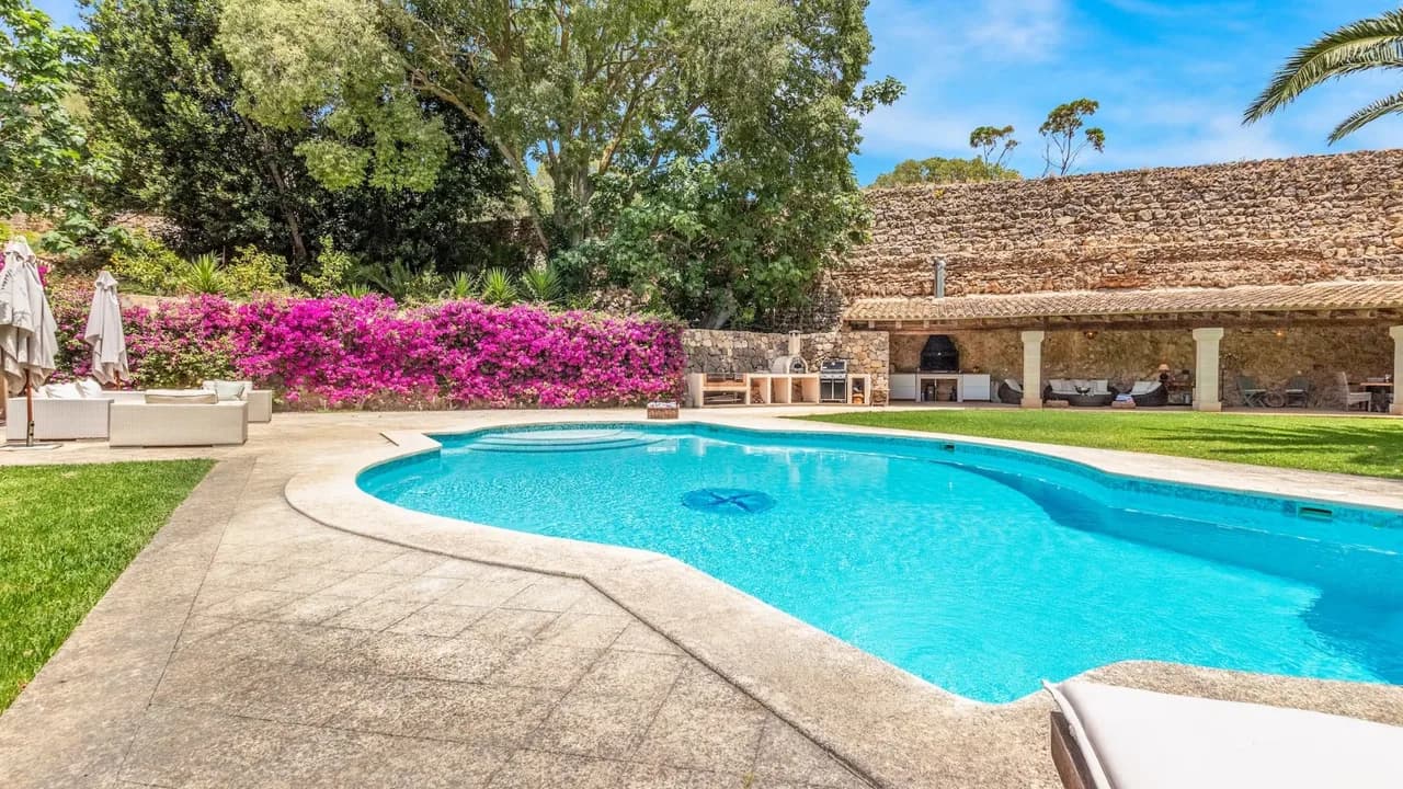 Mallorca Villa With Tranquil Pool Area photo 3