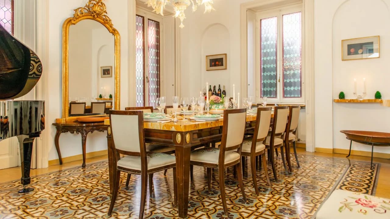 Exclusive Residence With Grand Architecture photo 2