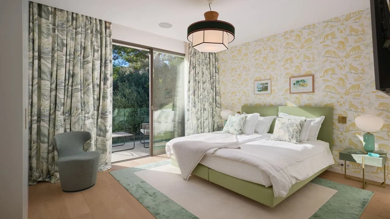 Elegant Stay Near Garoupe Beach photo 3