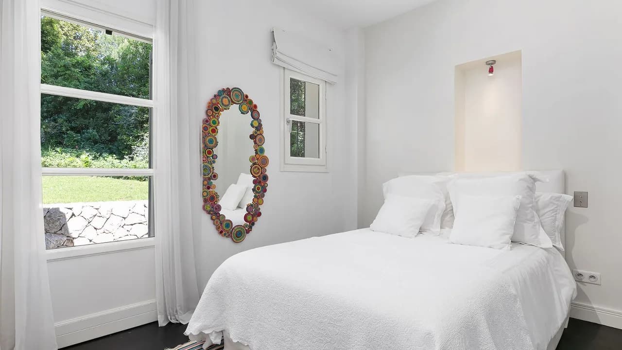 Iconic Clock Tower Villa Stay photo 3