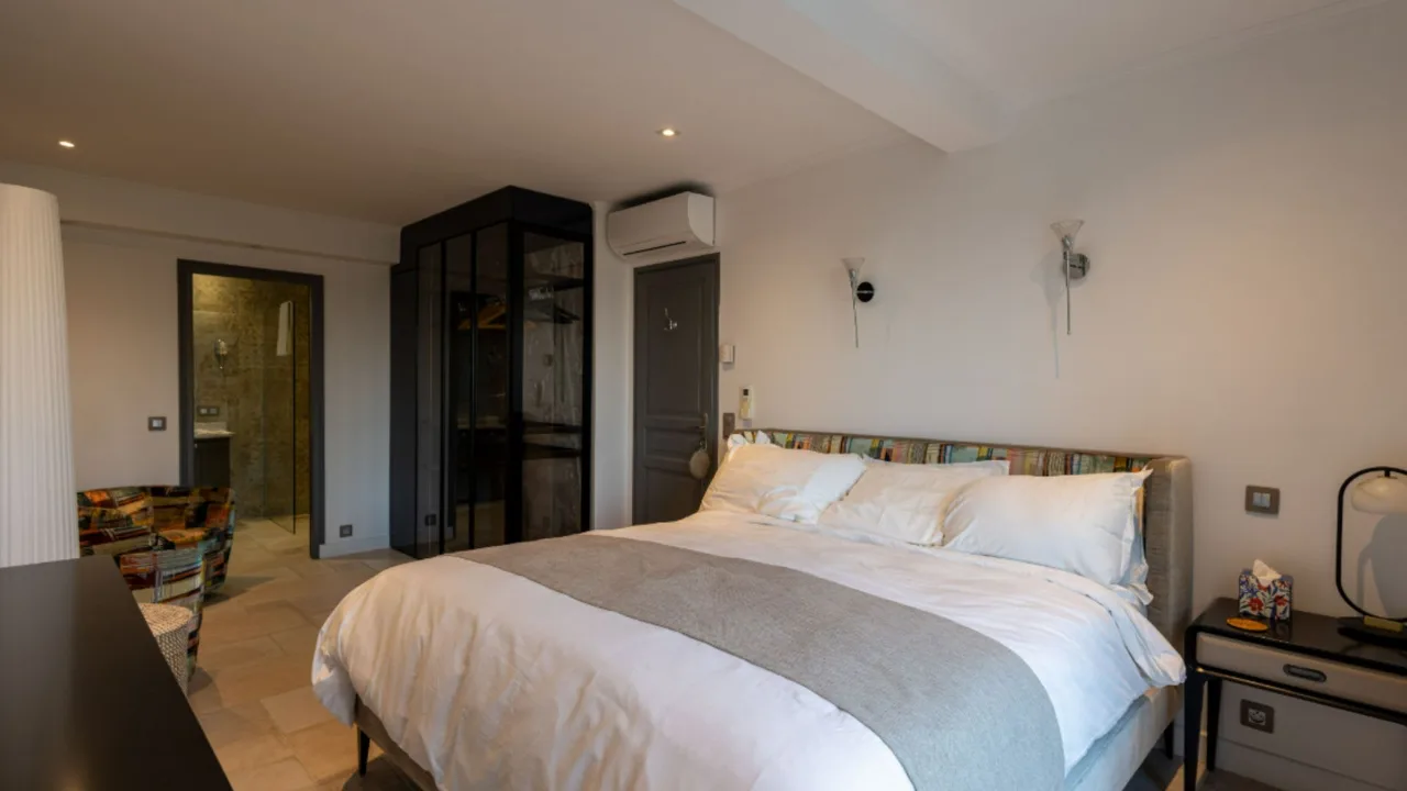 Charming Provencal Villa With Views photo 3