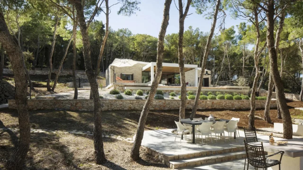 Luxurious Beachfront Haven in Croatia photo 3