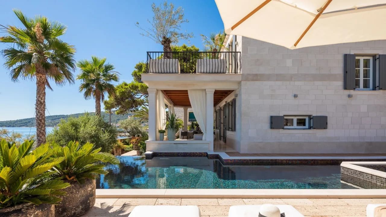 Unforgettable Island Getaway With Jacuzzi photo 5