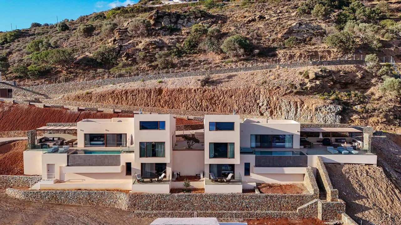 Private Oasis in Crete Hills
