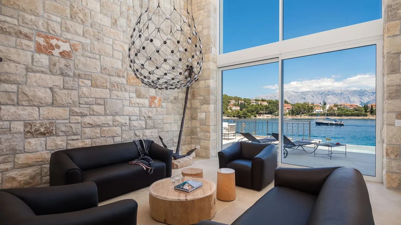 Luxury Redefined With Coastal Charm photo 2