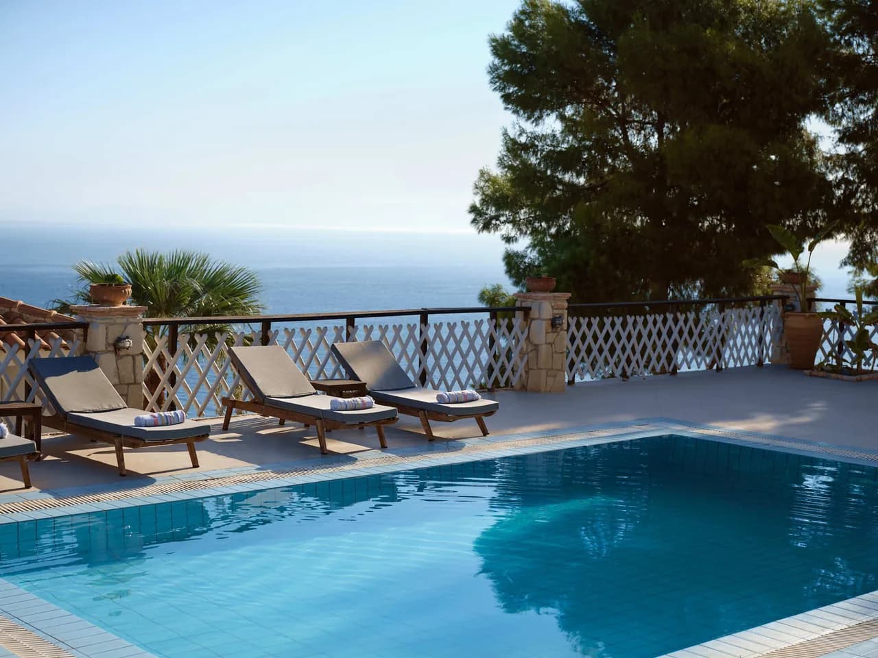 Elegant Seaview Villa With Pool & Vast Interiors photo 2