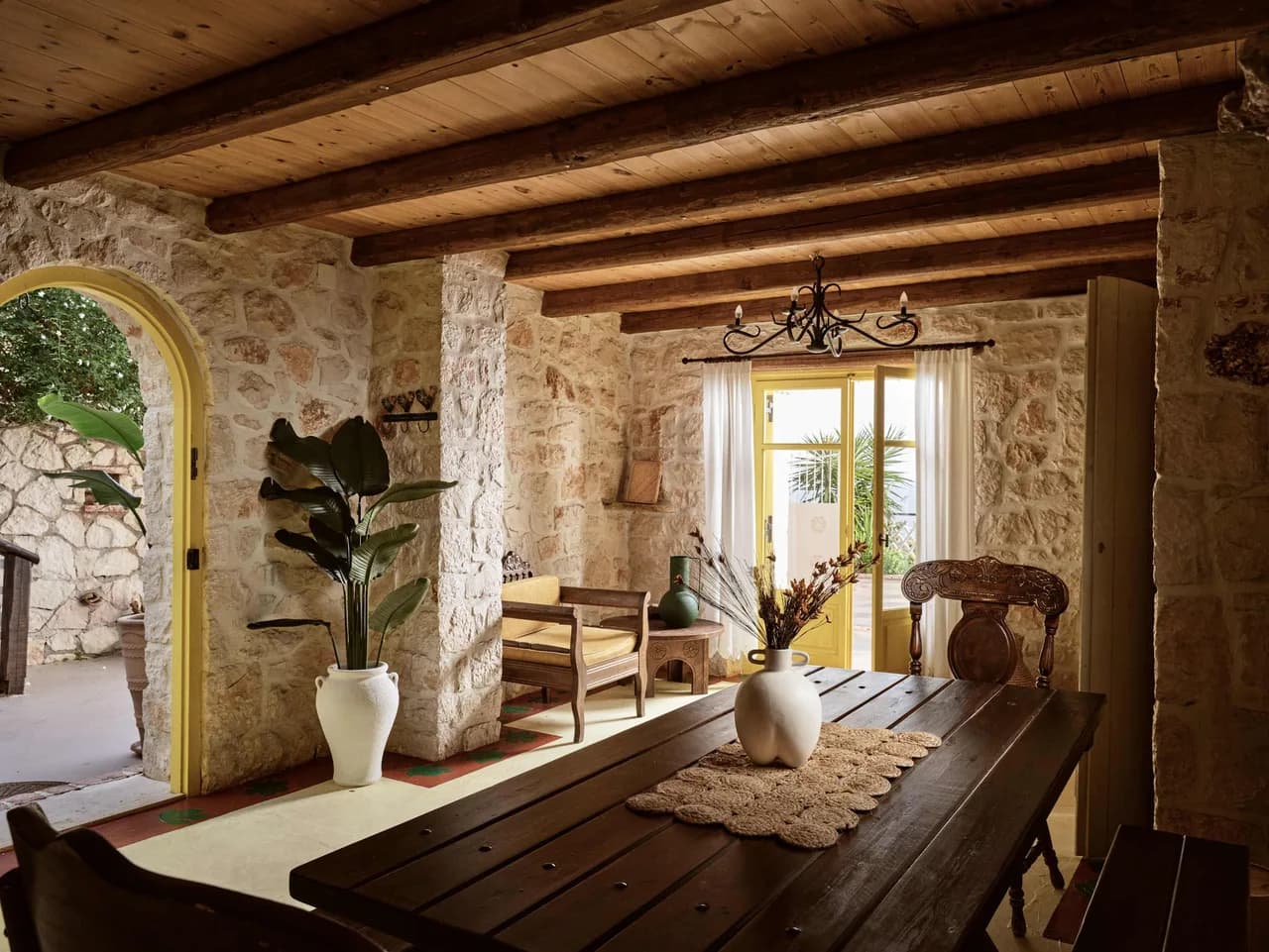 Elegant Seaview Villa With Pool & Vast Interiors photo 4
