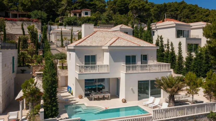 Exclusive Stay With Direct Seafront