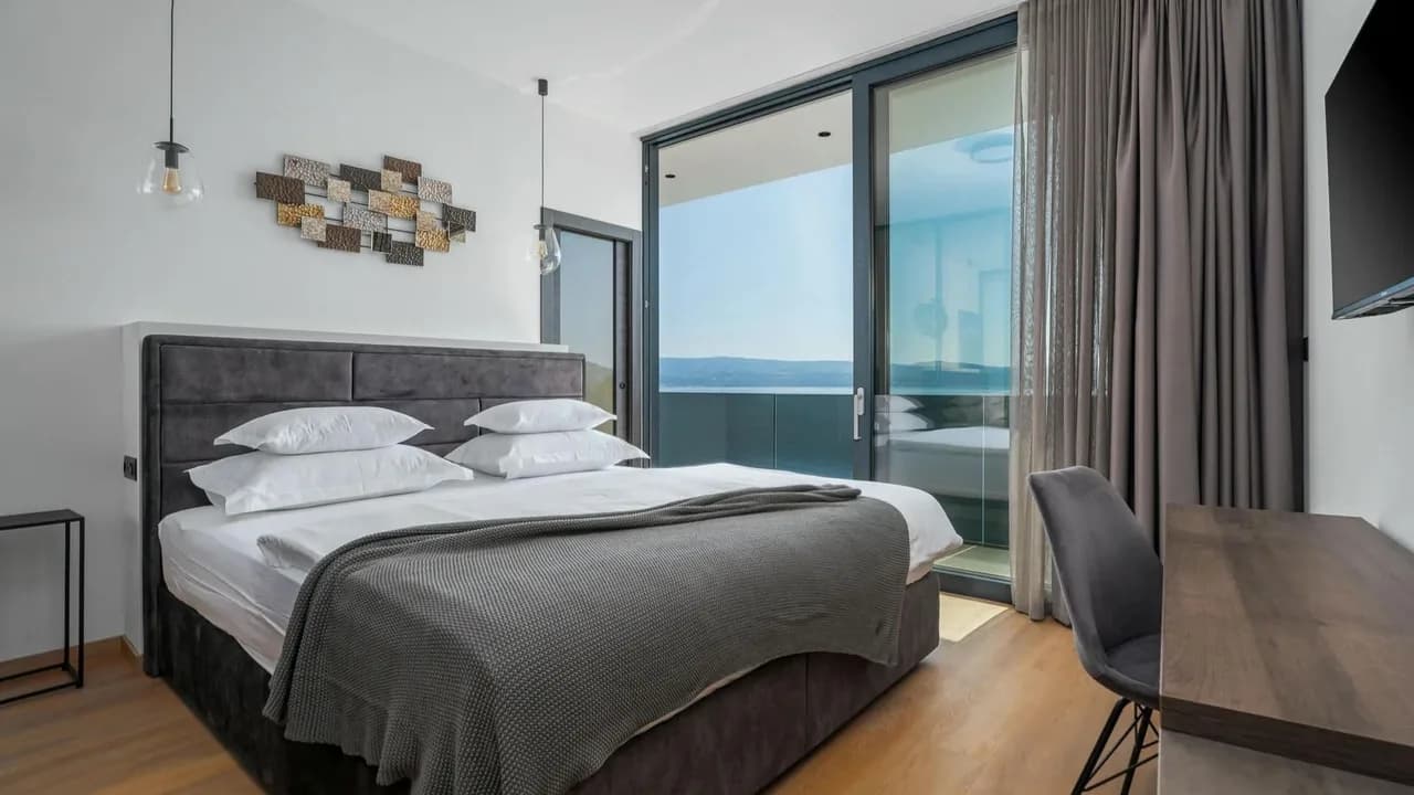 Modern Retreat in Stunning Omiš photo 3