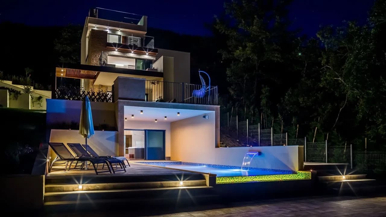 Prestigious Villa Overlooking Adriatic