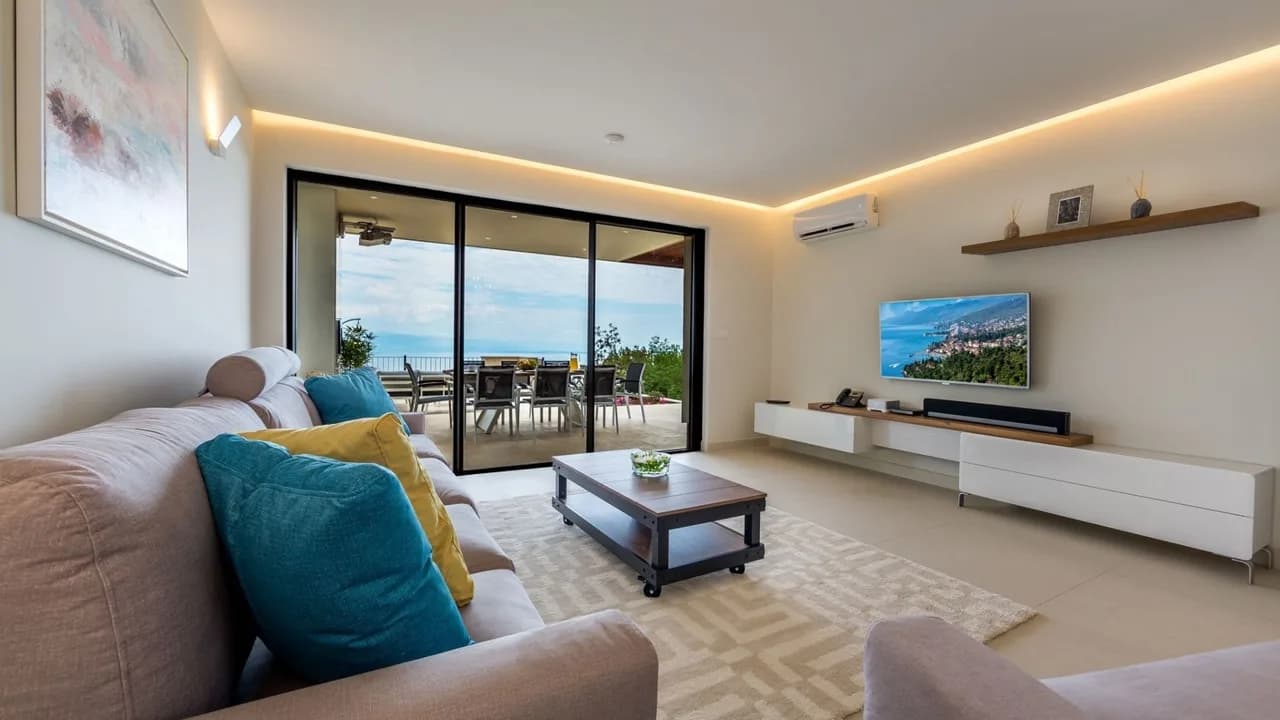 Prestigious Villa Overlooking Adriatic photo 2