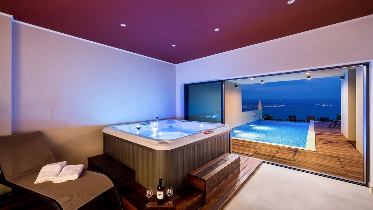 Prestigious Villa Overlooking Adriatic photo 4