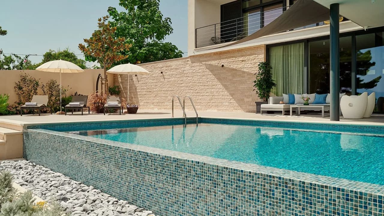 Elegant Beachfront Escape With Terrace photo 5