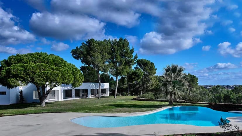Stunning Finca With Infinity Pool Retreat