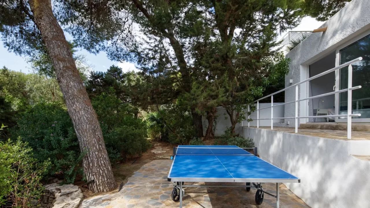 Modern Retreat With Sea-facing Pool Terraces photo 4