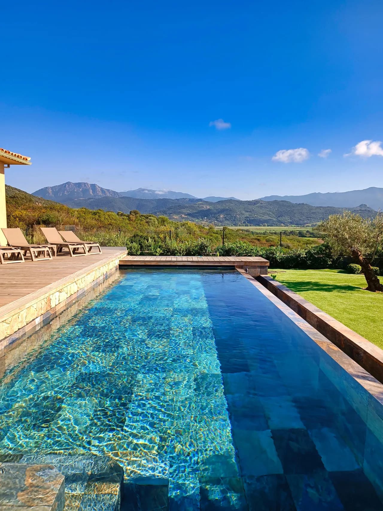 Jacuzzi Pool Villa in France photo 4