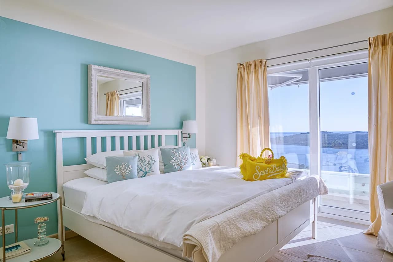 Luxurious Seaside Villa With Private Pool photo 3