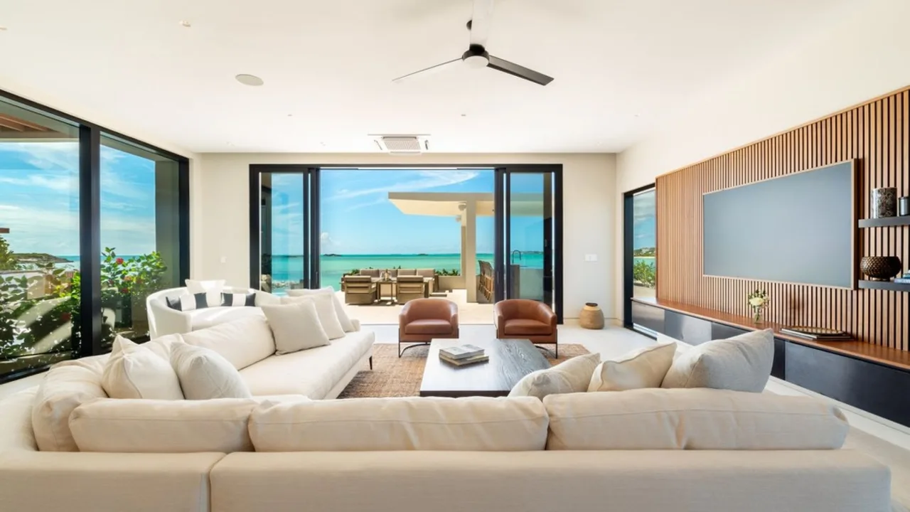 Modern Waterfront Villa With Hot Tub photo 2