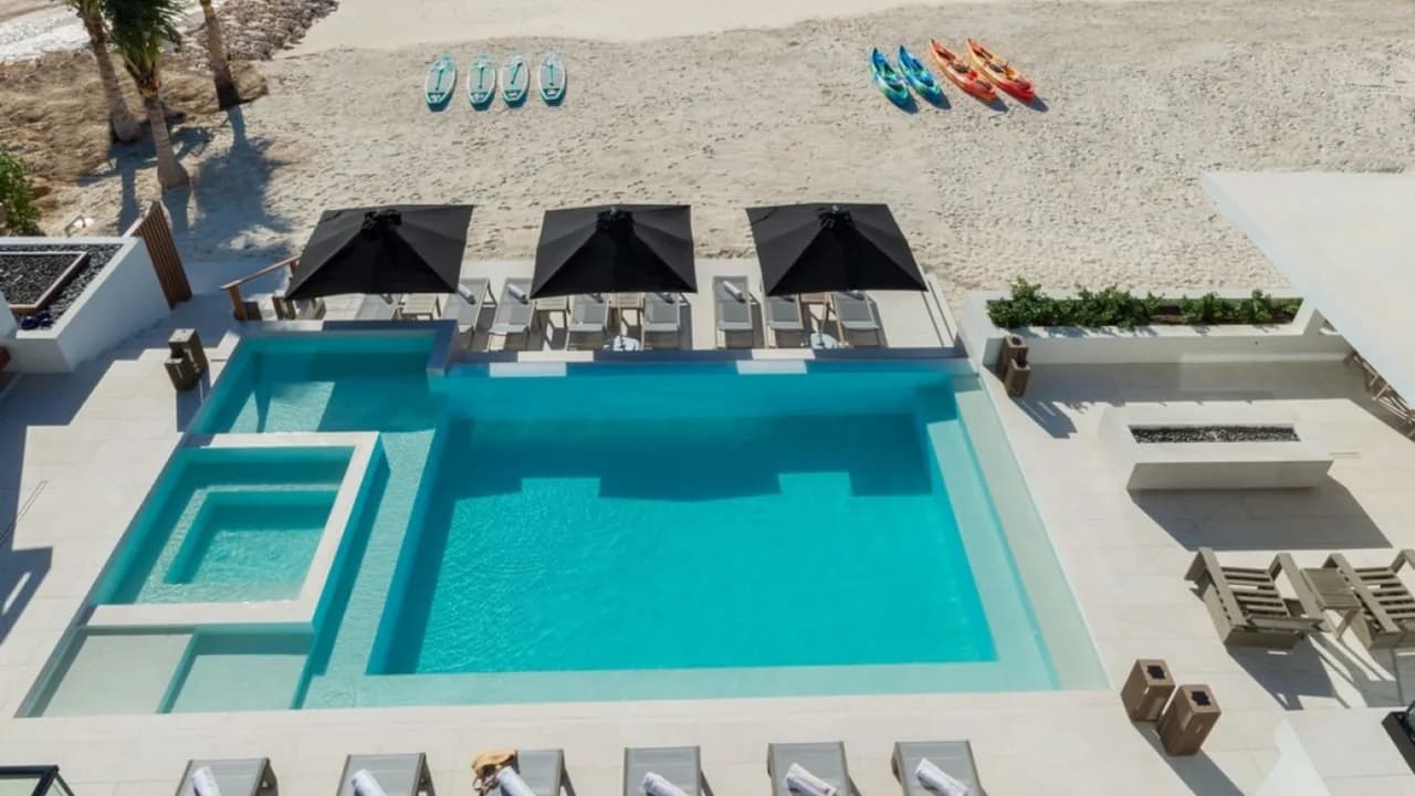 Modern Waterfront Villa With Hot Tub photo 5
