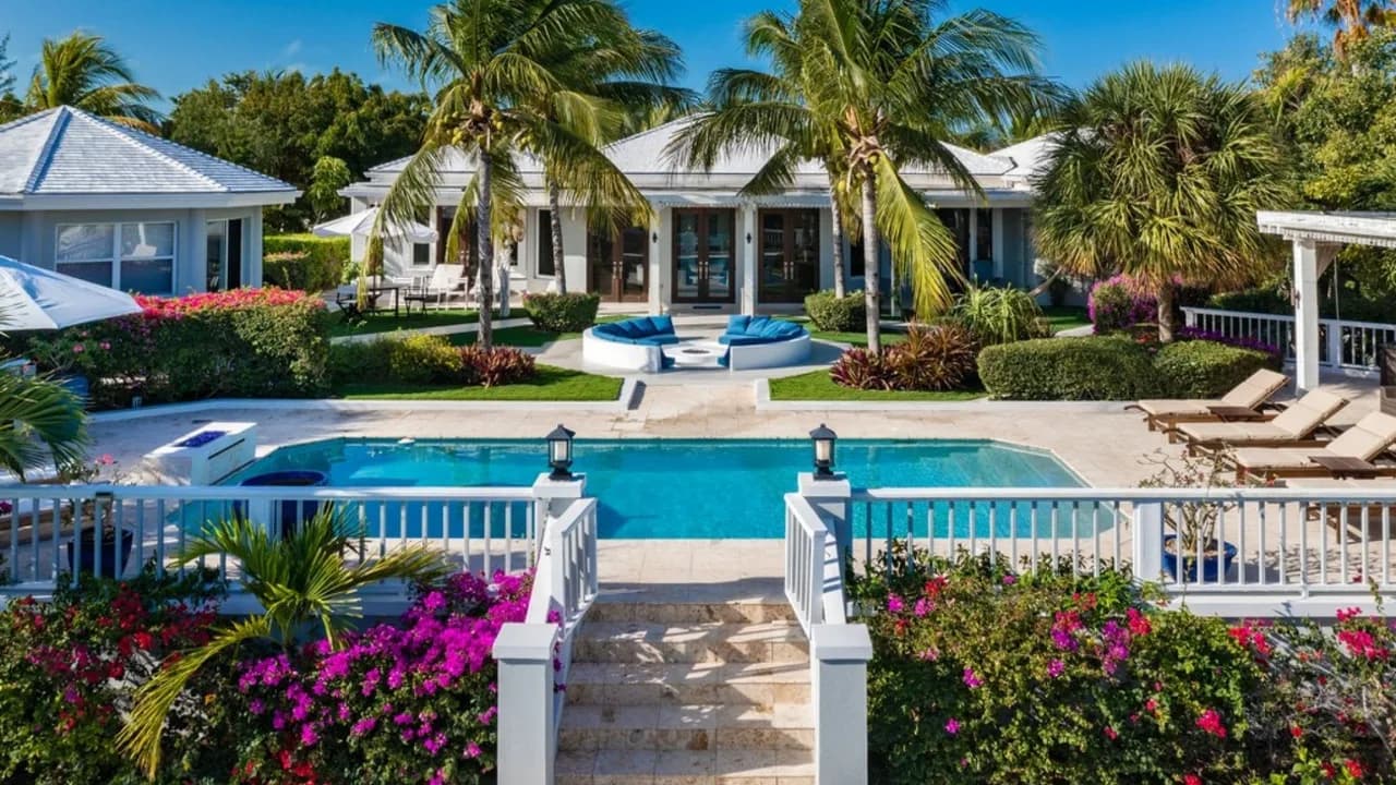 Elegant Villa With Private Boat Access