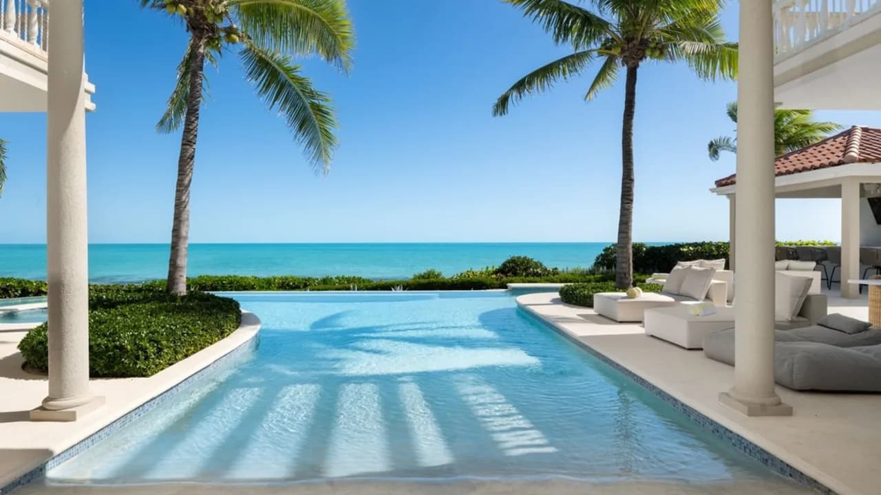 Oceanfront Villa With Heated Pool and Beach Views photo 5