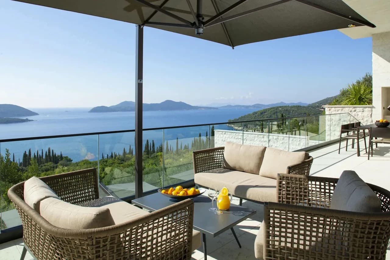 Luxurious Villa With Infinity Pool and Sauna photo 4