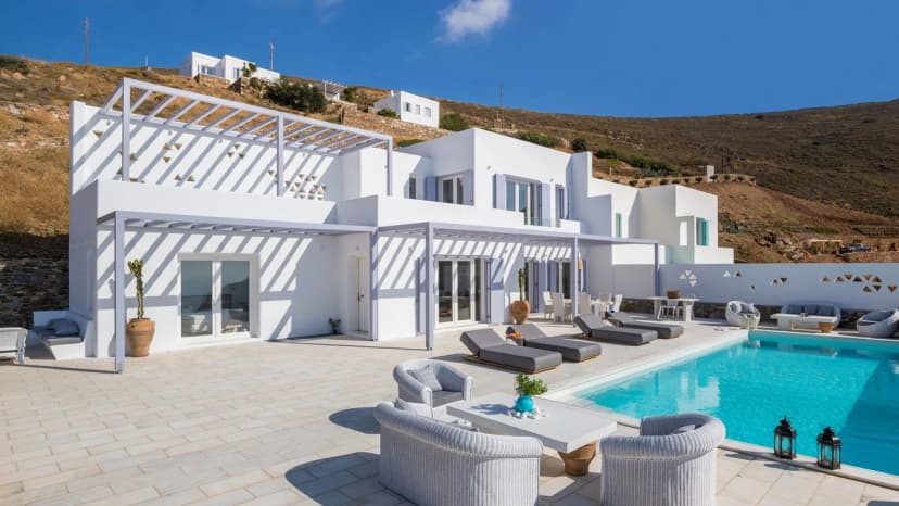 Charming Hideaway Near Ermoupoli Town