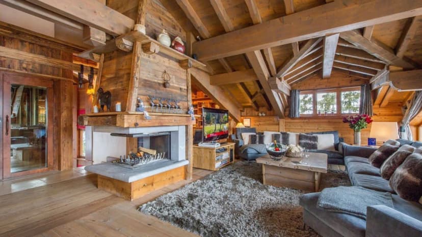 Luxury Chalet With Jacuzzi and Sauna