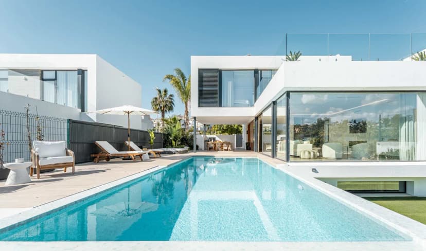 Accessible Luxury Villa with Pool in Marbella