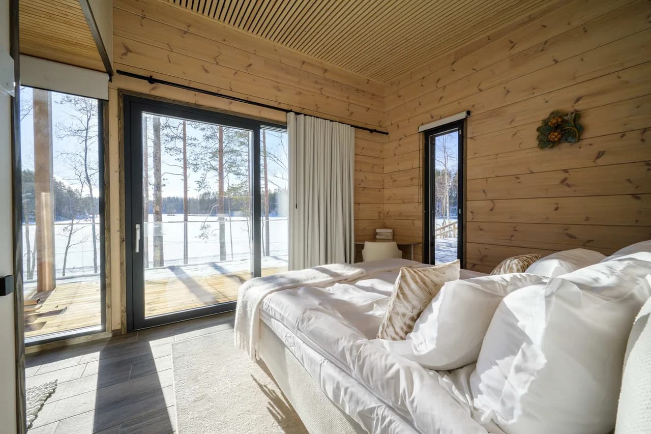 Stylish Villa With Private Sauna and Lake Access photo 2
