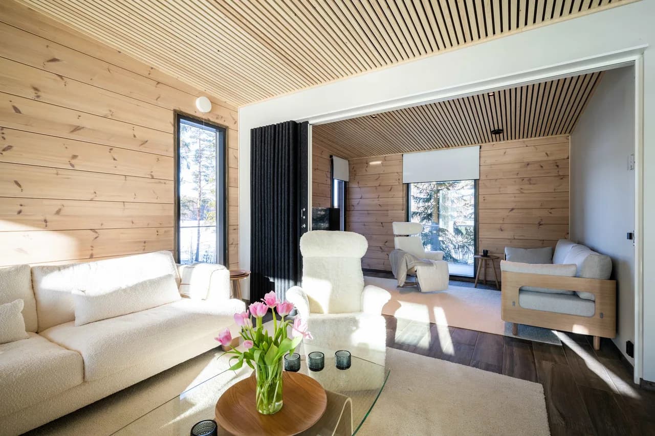 Stylish Villa With Private Sauna and Lake Access photo 3